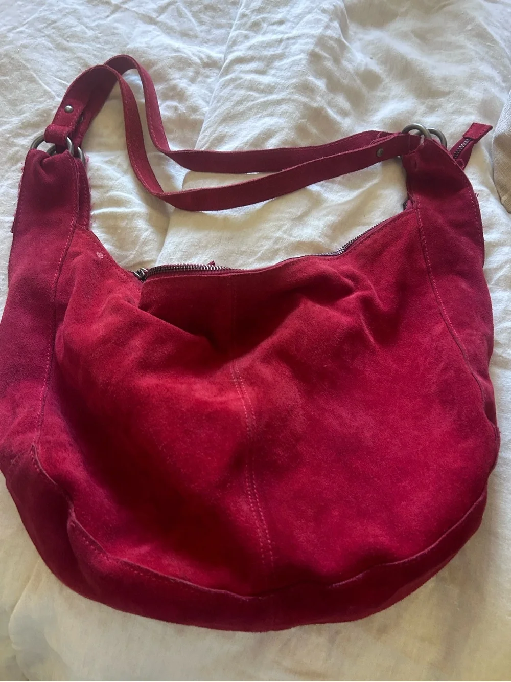 Free People Roma suede tote in Garnett - Picture 3 of 7